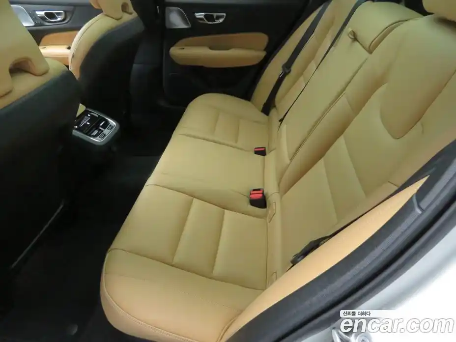 Volvo V60 2025 2.0 Автомат в Москве № 176939, фото 11