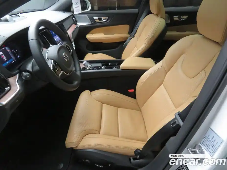 Volvo V60 2025 2.0 Автомат в Москве № 176939, фото 10