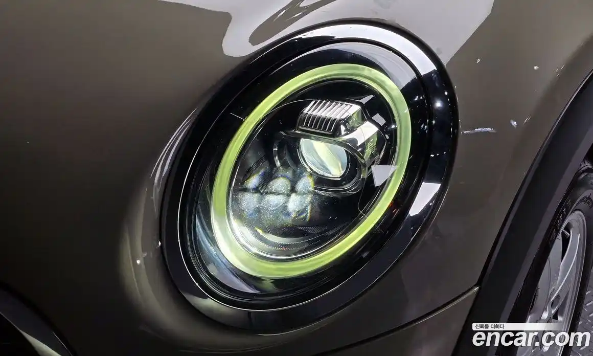 Mini Cooper 2019 1.5 Автомат в Москве № 179507, фото 16