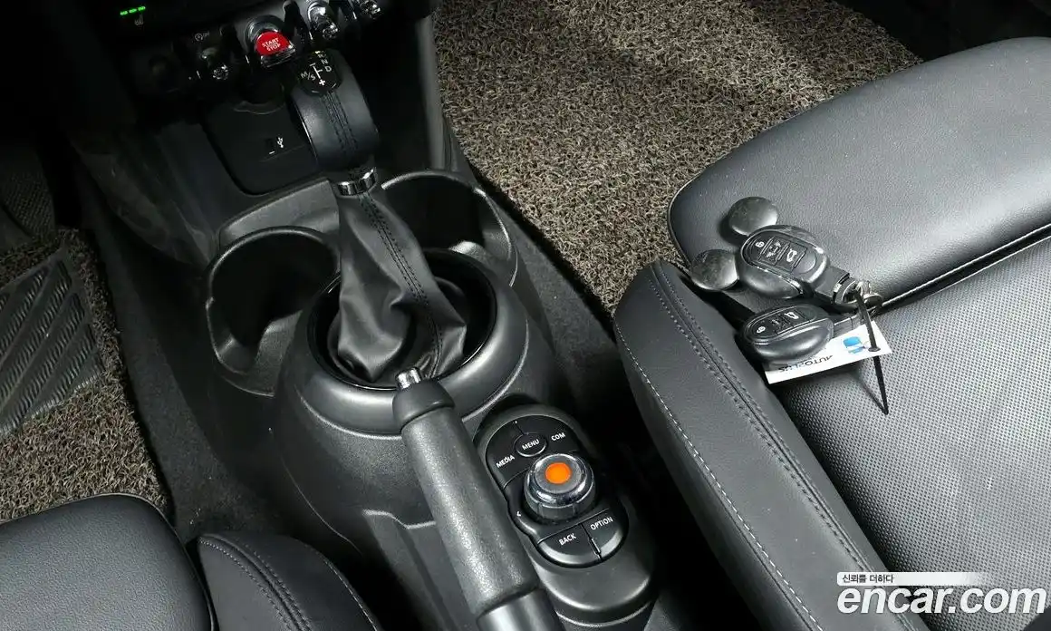 Mini Cooper 2019 1.5 Автомат в Москве № 179507, фото 9