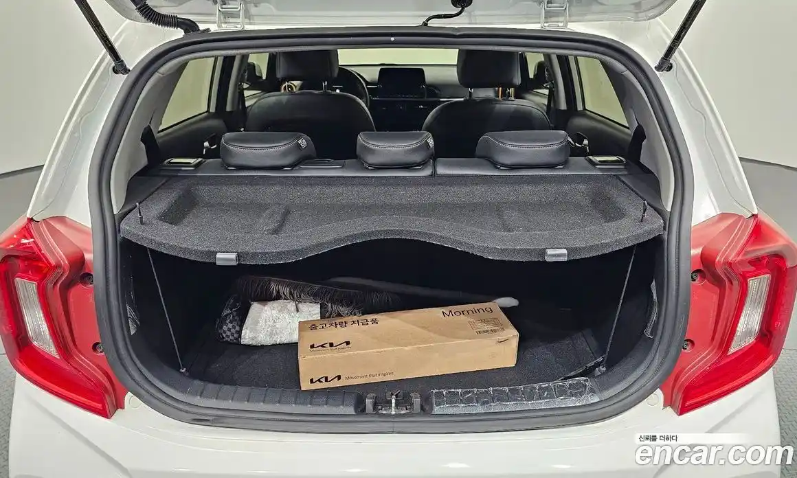 Kia Morning 2023 1.0 Автомат в Москве № 18304, фото 17