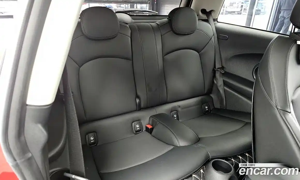 Mini Cooper 2021 1.5 Автомат в Москве № 186211, фото 16