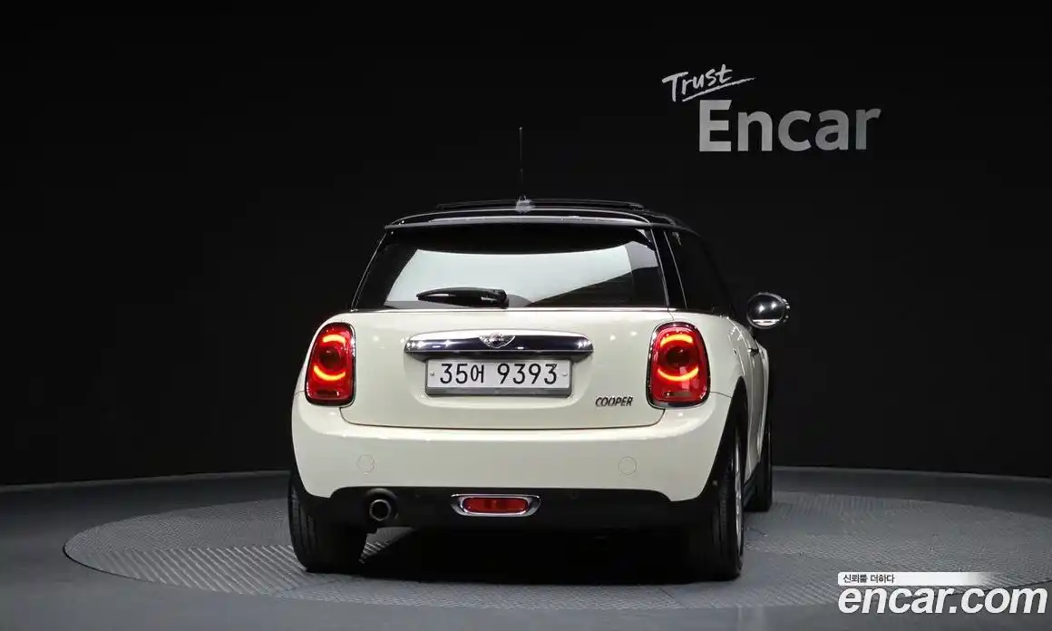 Mini Cooper 2017 1.5 Автомат в Москве № 189965, фото 16