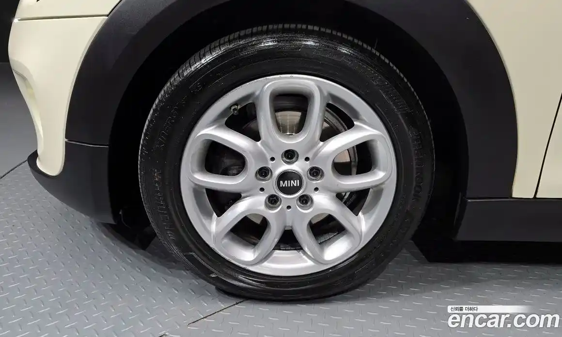 Mini Cooper 2017 1.5 Автомат в Москве № 189965, фото 19