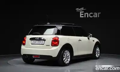 Mini Cooper 2017 1.5 Автомат в Москве № 189965, миниатюра 2