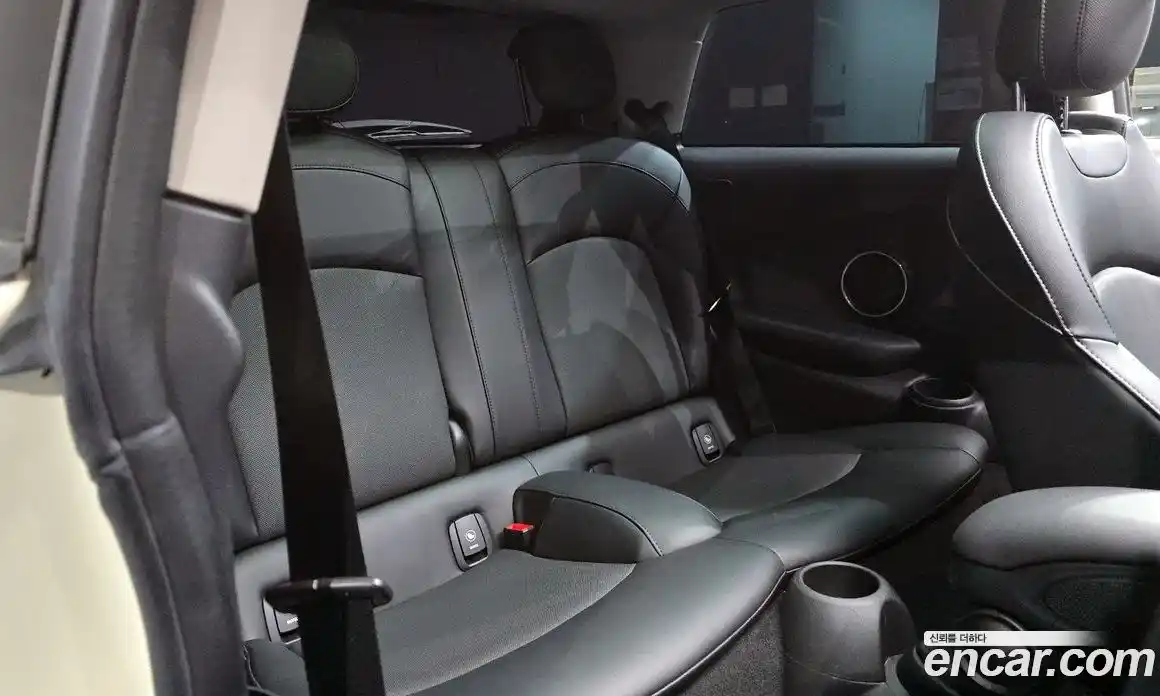 Mini Cooper 2017 1.5 Автомат в Москве № 189965, фото 3