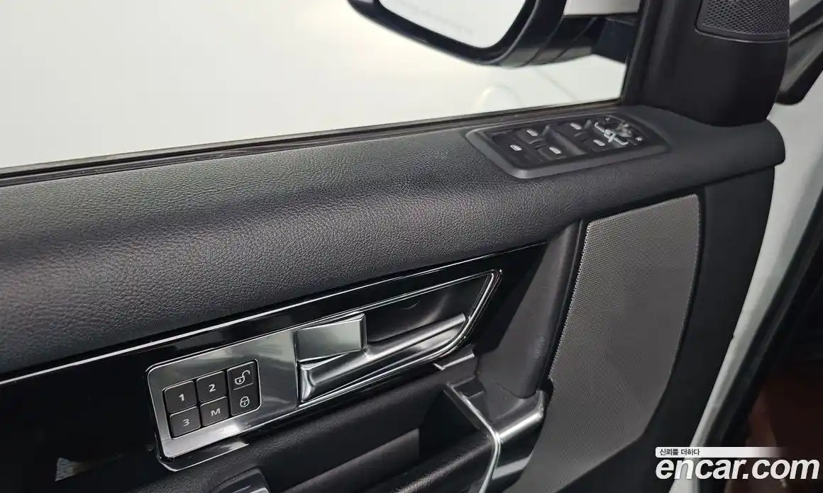 Land Rover Discovery 2016 3.0 Автомат в Москве № 198301, фото 17