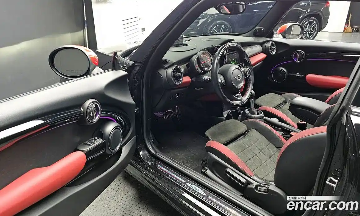 Mini Cooper 2018 2.0 Автомат в Москве № 198407, фото 9