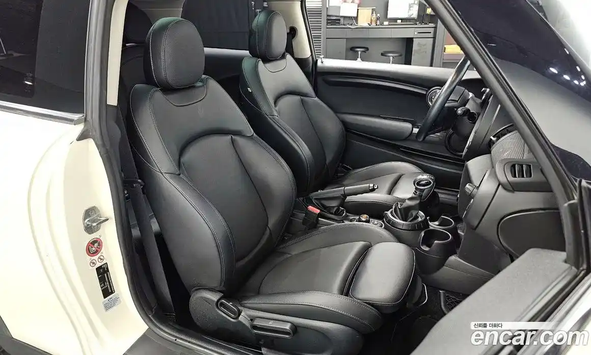 Mini Cooper 2016 1.5 Автомат в Москве № 214327, фото 8