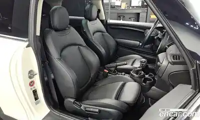 Mini Cooper 2016 1.5 Автомат в Москве № 214327, миниатюра 8