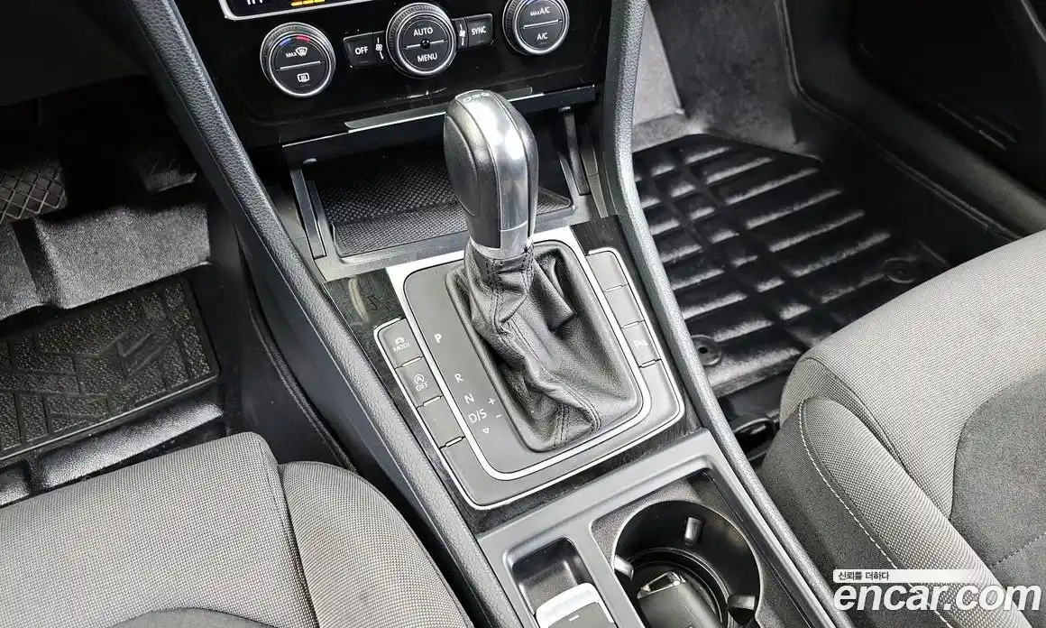 Volkswagen Golf 2016 2.0 Автомат в Москве № 215370, фото 9