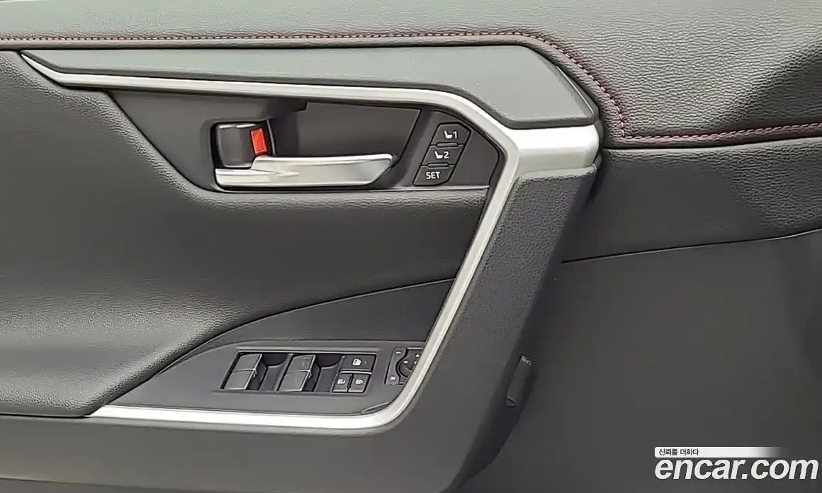 Toyota RAV4 2025 2.5 Автомат в Москве № 215564, фото 14