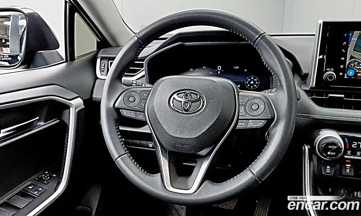 Toyota RAV4 2024 2.5 Автомат в Москве № 215610, фото 13
