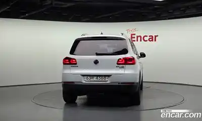 Volkswagen Tiguan, 2015