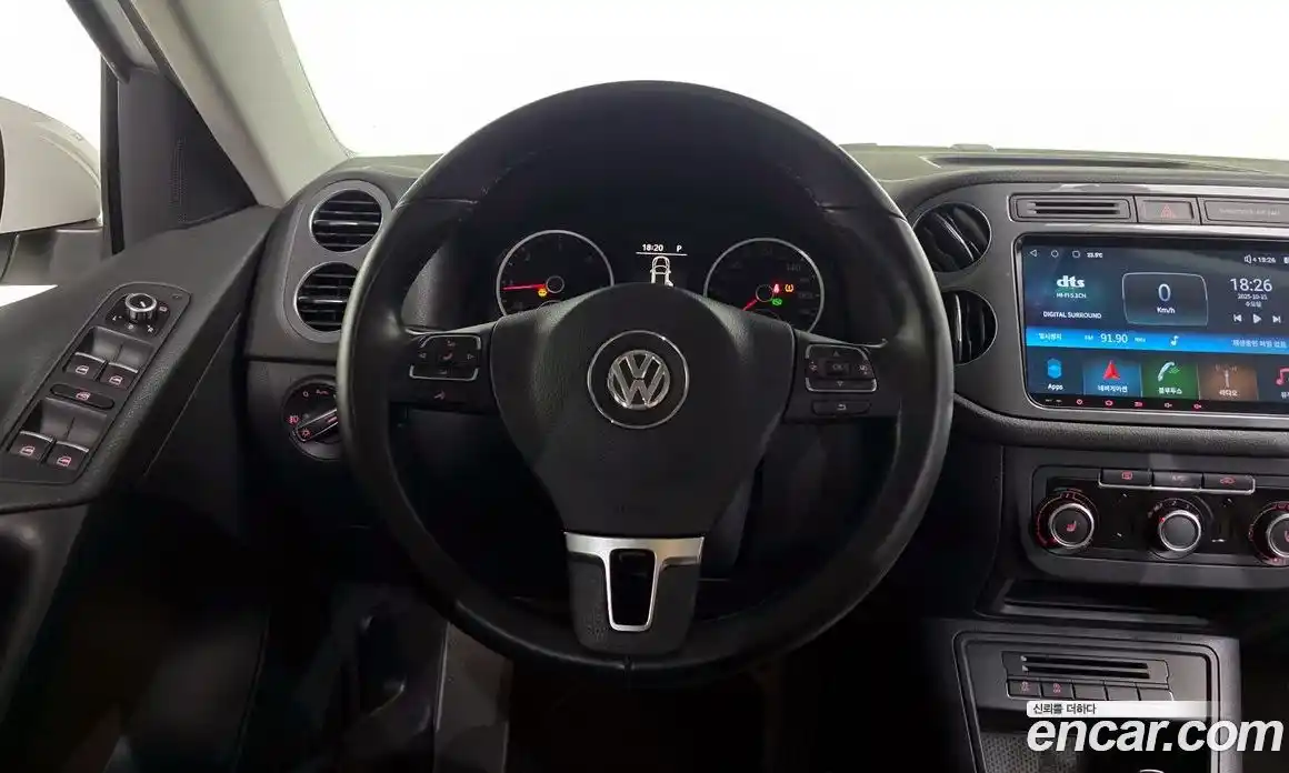Volkswagen Tiguan 2015 2.0 Автомат в Москве № 218620, фото 17