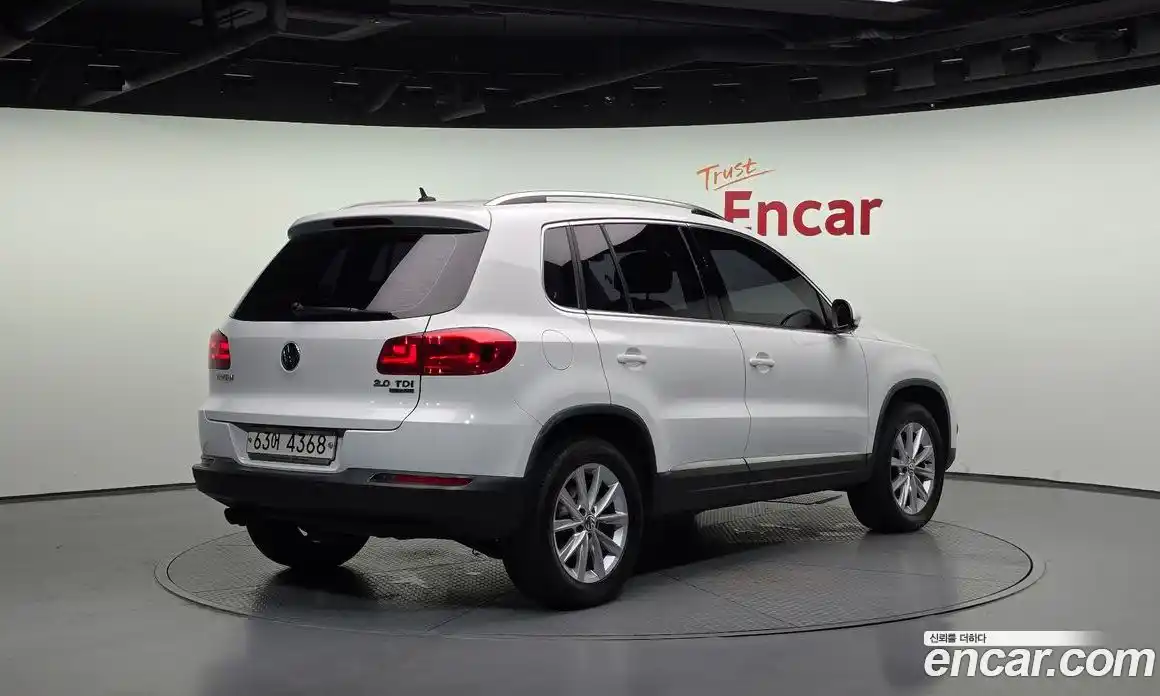 Volkswagen Tiguan 2015 2.0 Автомат в Москве № 218620, фото 19