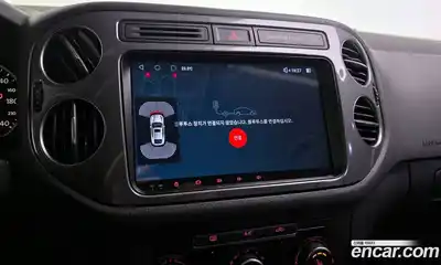 Volkswagen Tiguan 2015 2.0 Автомат в Москве № 218620, миниатюра 4