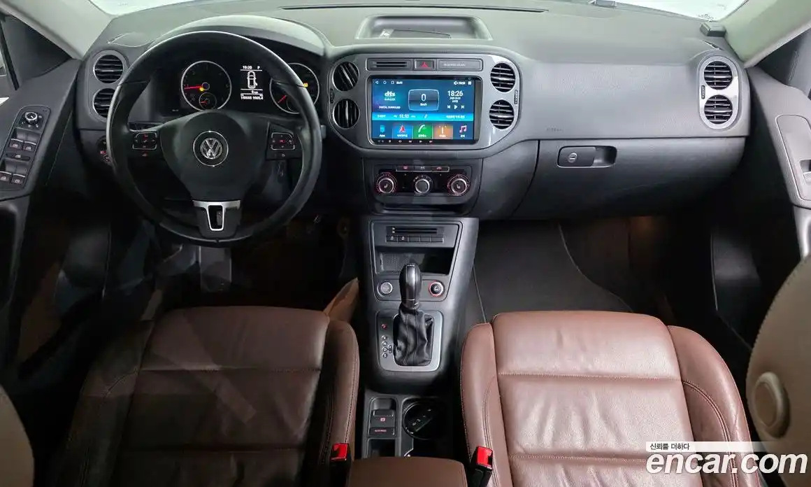 Volkswagen Tiguan 2015 2.0 Автомат в Москве № 218620, фото 5