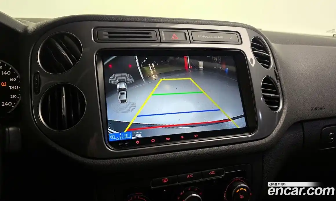 Volkswagen Tiguan 2015 2.0 Автомат в Москве № 218620, фото 6