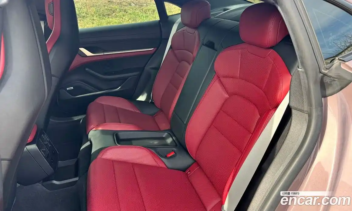 Porsche Taycan 2022 0.1 Автомат в Москве № 231014, фото 13