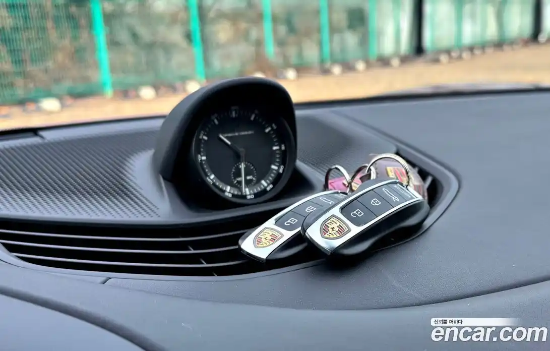 Porsche Taycan 2022 0.1 Автомат в Москве № 231014, фото 17