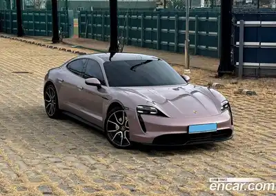 Porsche Taycan 2022 0.1 Автомат в Москве № 231014, миниатюра 4