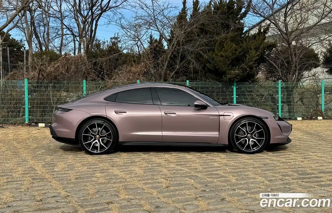 Porsche Taycan 2022 0.1 Автомат в Москве № 231014, фото 7