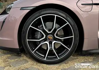 Porsche Taycan 2022 0.1 Автомат в Москве № 231014, миниатюра 9