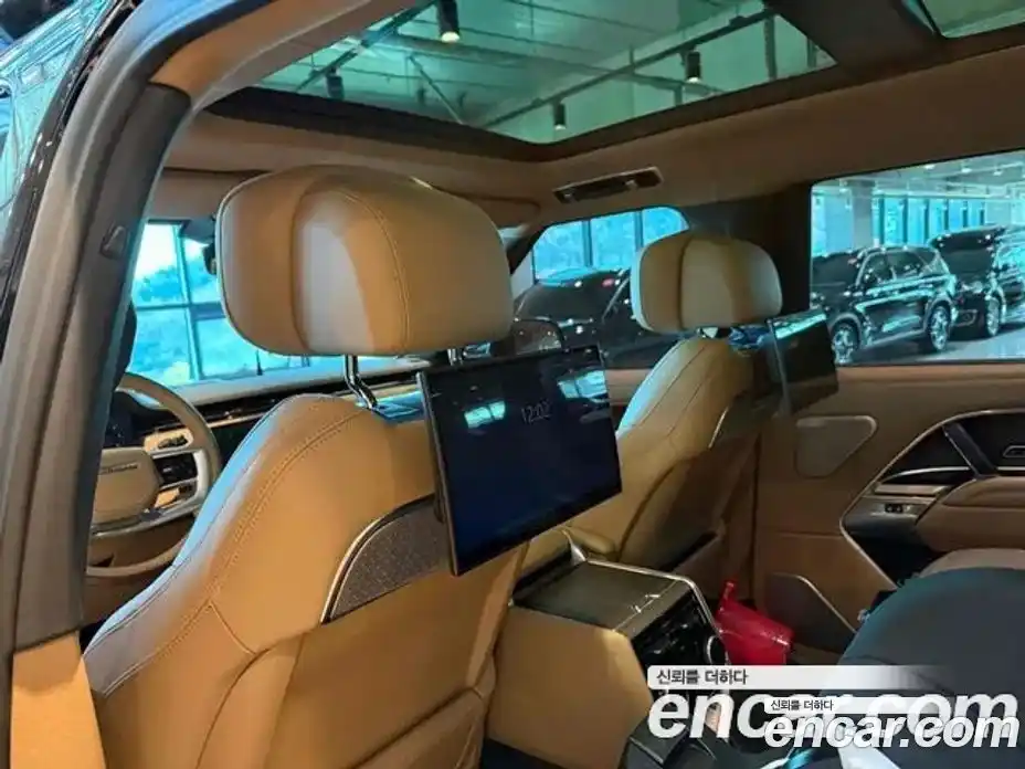 Land Rover Range-Rover 2025 4.4 Автомат в Москве № 231179, фото 11