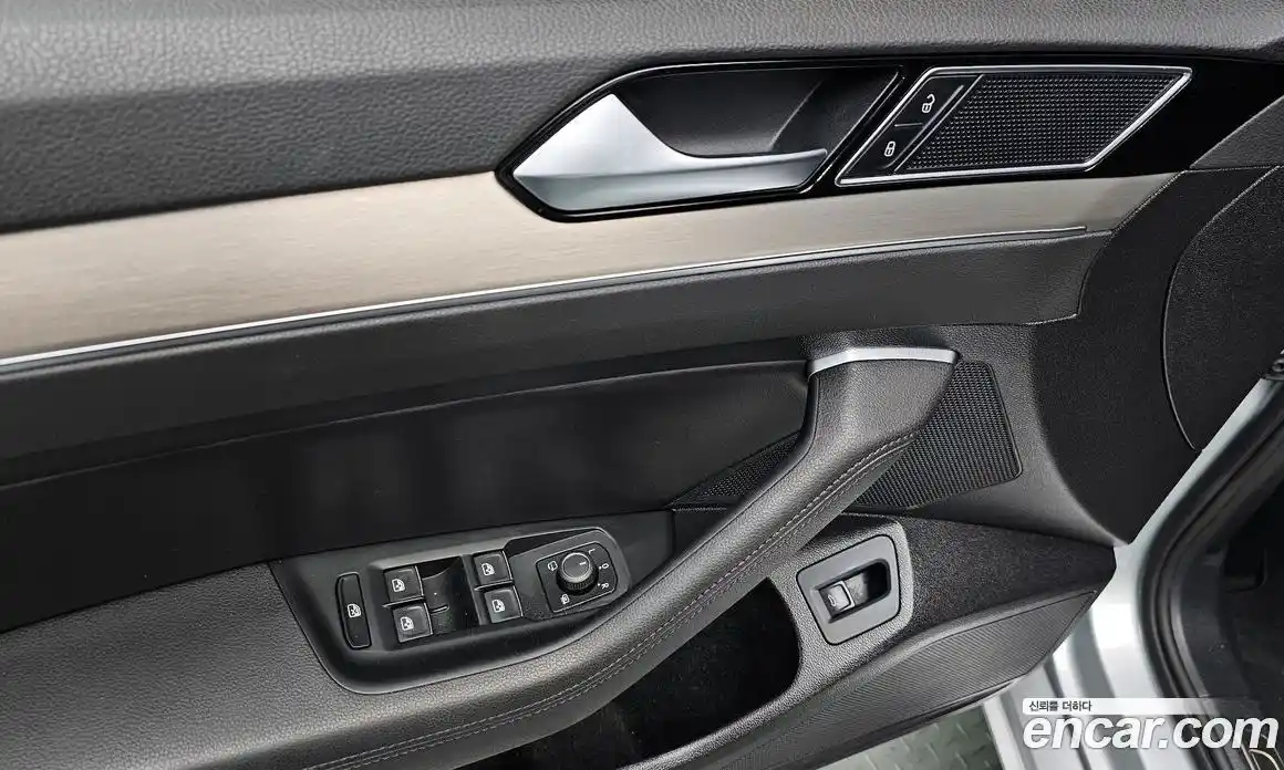 Volkswagen Passat 2018 2.0 Автомат в Москве № 232070, фото 11