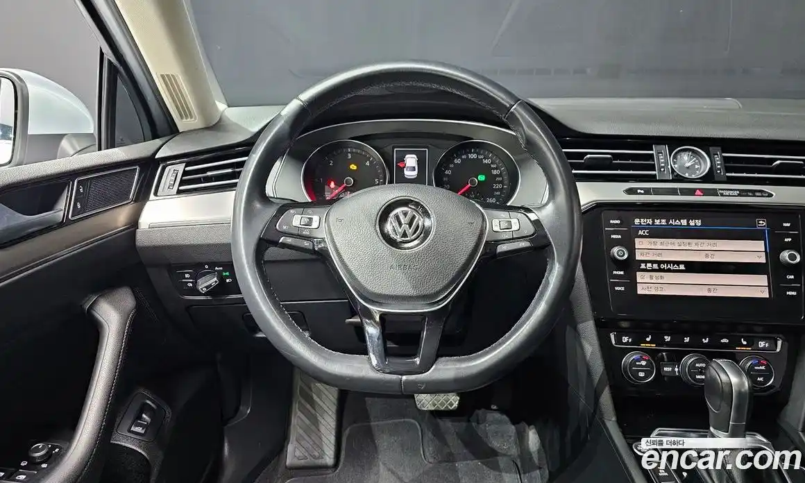 Volkswagen Passat 2018 2.0 Автомат в Москве № 232070, фото 14