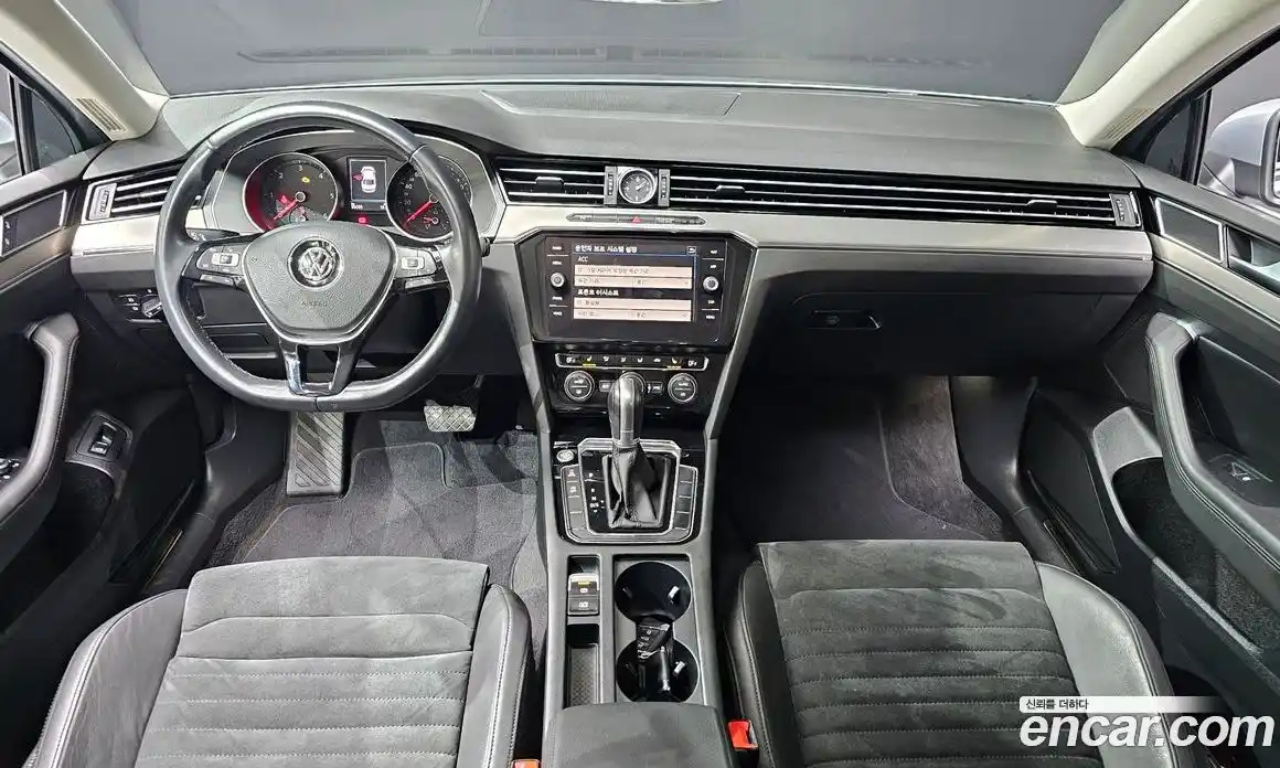 Volkswagen Passat 2018 2.0 Автомат в Москве № 232070, фото 15