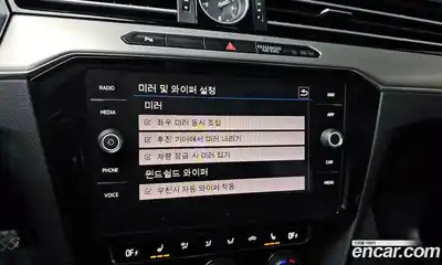 Volkswagen Passat 2018 2.0 Автомат в Москве № 232070, миниатюра 3