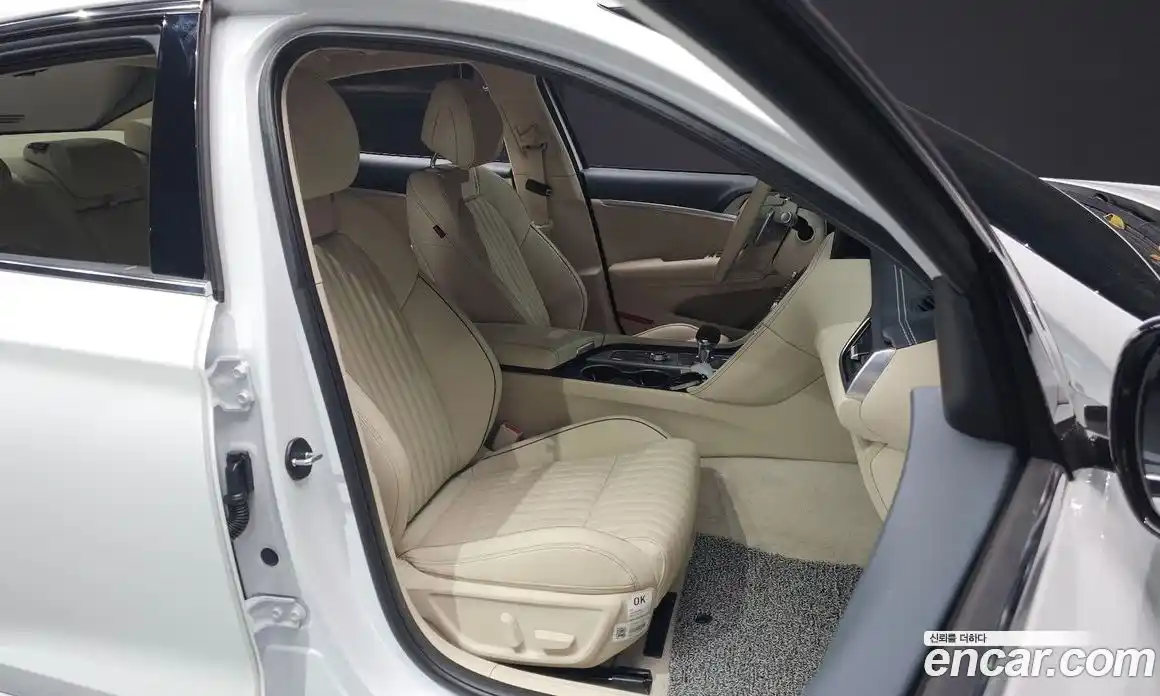 Genesis G70 2024 2.5 Автомат в Москве № 25276, фото 16