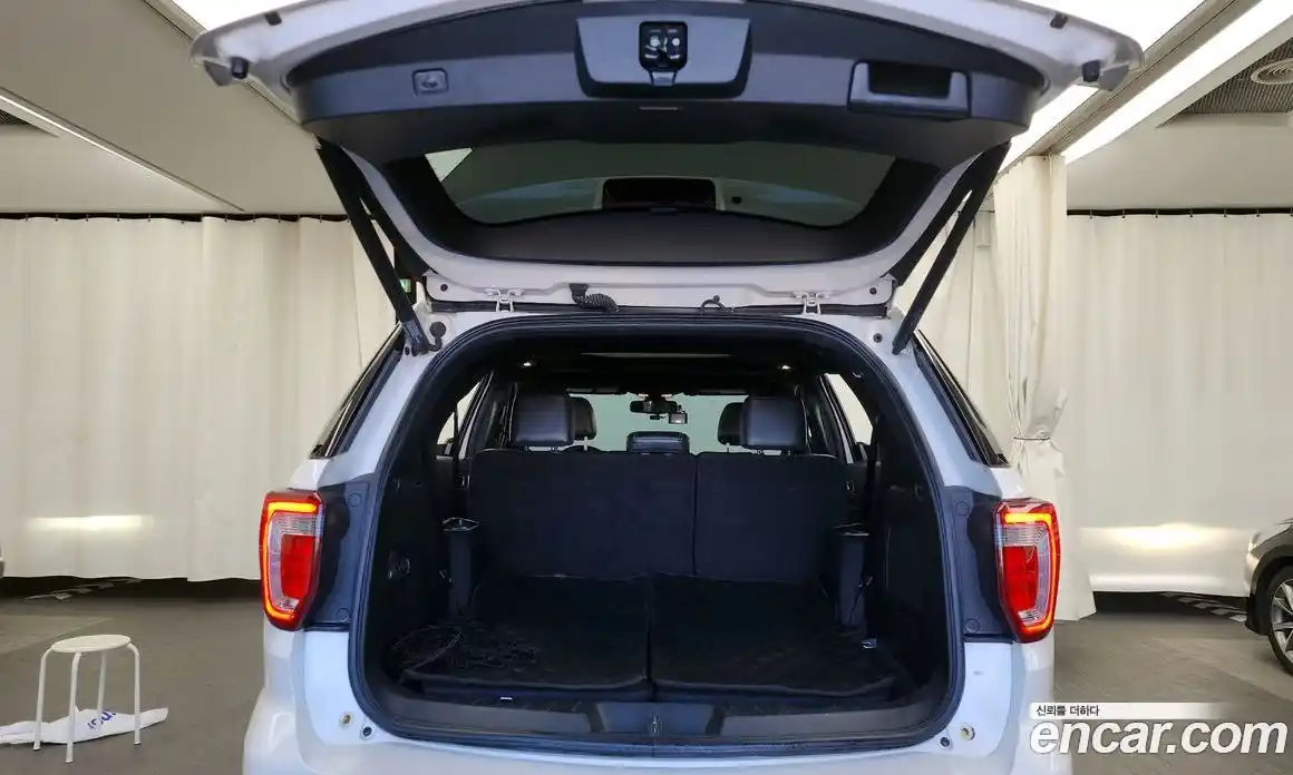 Ford Explorer 2017 3.5 Автомат в Москве № 255576, фото 14