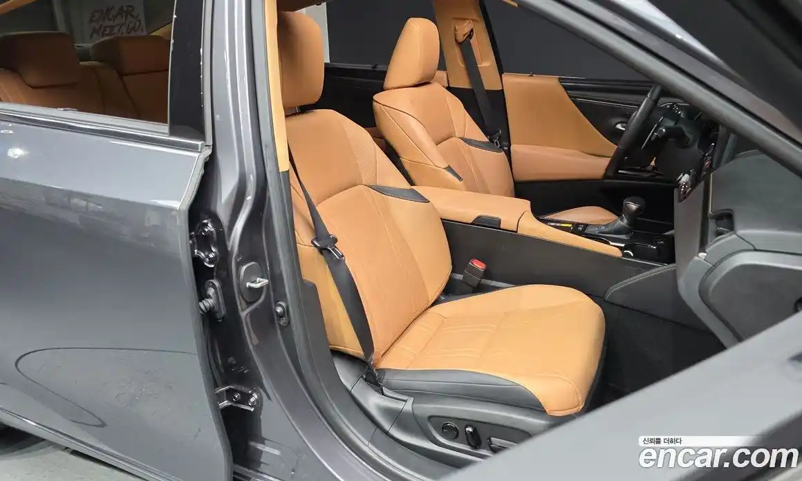 Lexus ES 2024 2.5 Автомат в Москве № 275325, фото 19