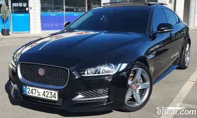 Jaguar XE, 2017
