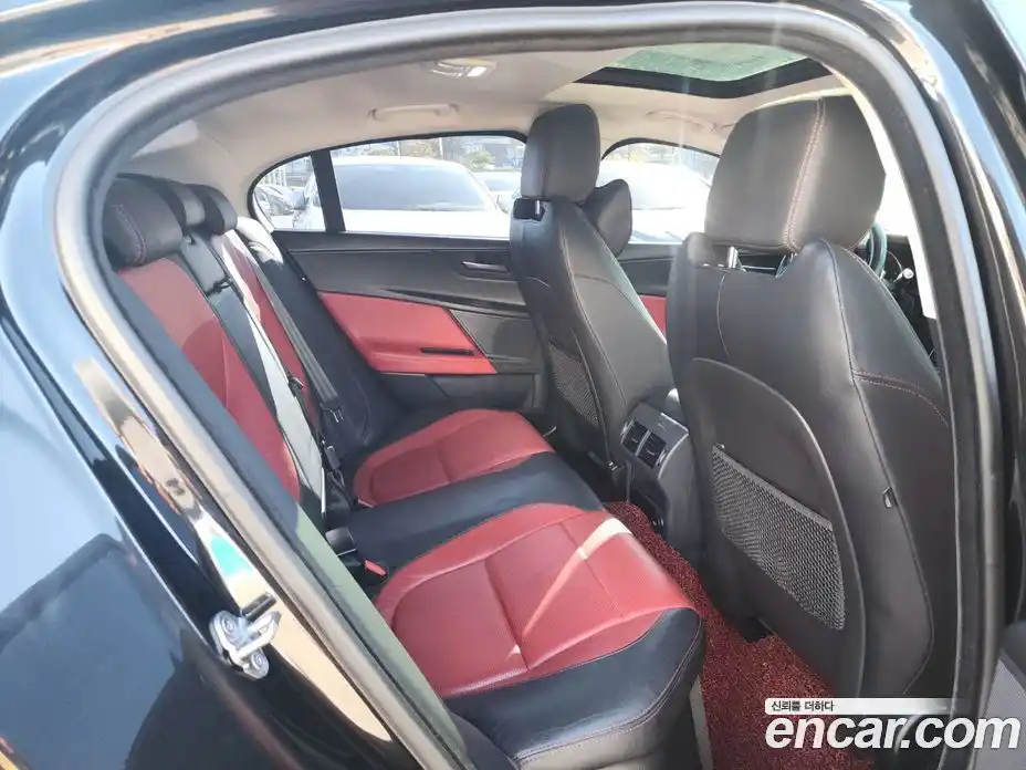 Jaguar XE 2017 2.0 Автомат в Москве № 305190, фото 19