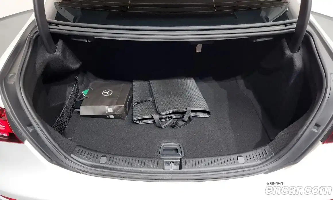 Mercedes-Benz E-Class 2021 2.0 Автомат в Москве № 308149, фото 16