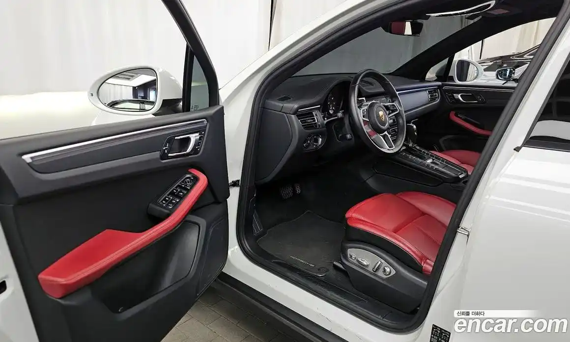 Porsche Macan 2021 2.0 Автомат в Москве № 326368, фото 11