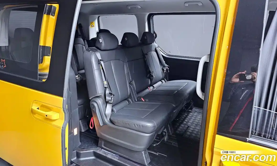 Hyundai Staria 2025 3.5 Автомат в Москве № 334362, фото 3