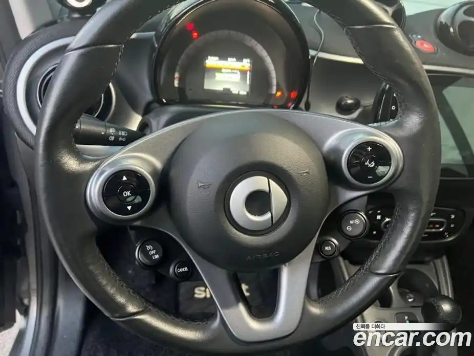 Smart Fortwo 2018 0.3 Автомат в Москве № 376130, фото 7