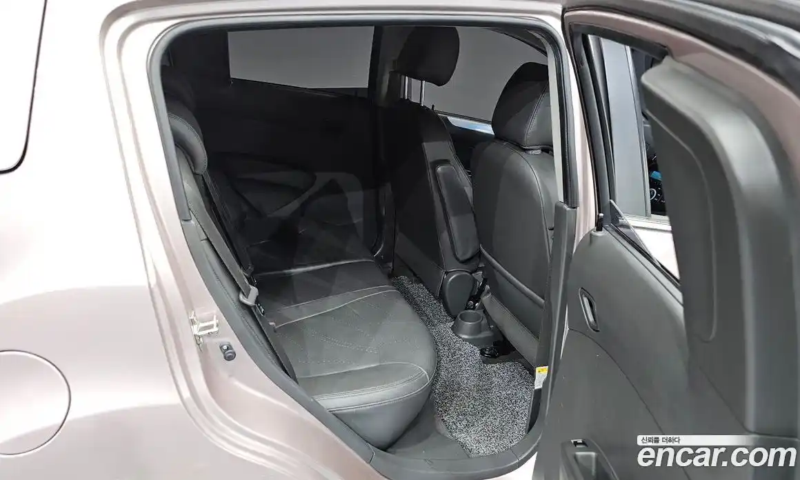 Chevrolet Spark 2013 1.0 Автомат в Москве № 389837, фото 13