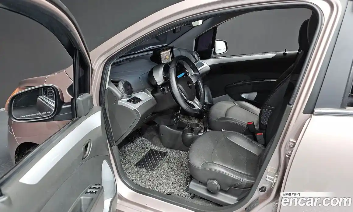 Chevrolet Spark 2013 1.0 Автомат в Москве № 389837, фото 10