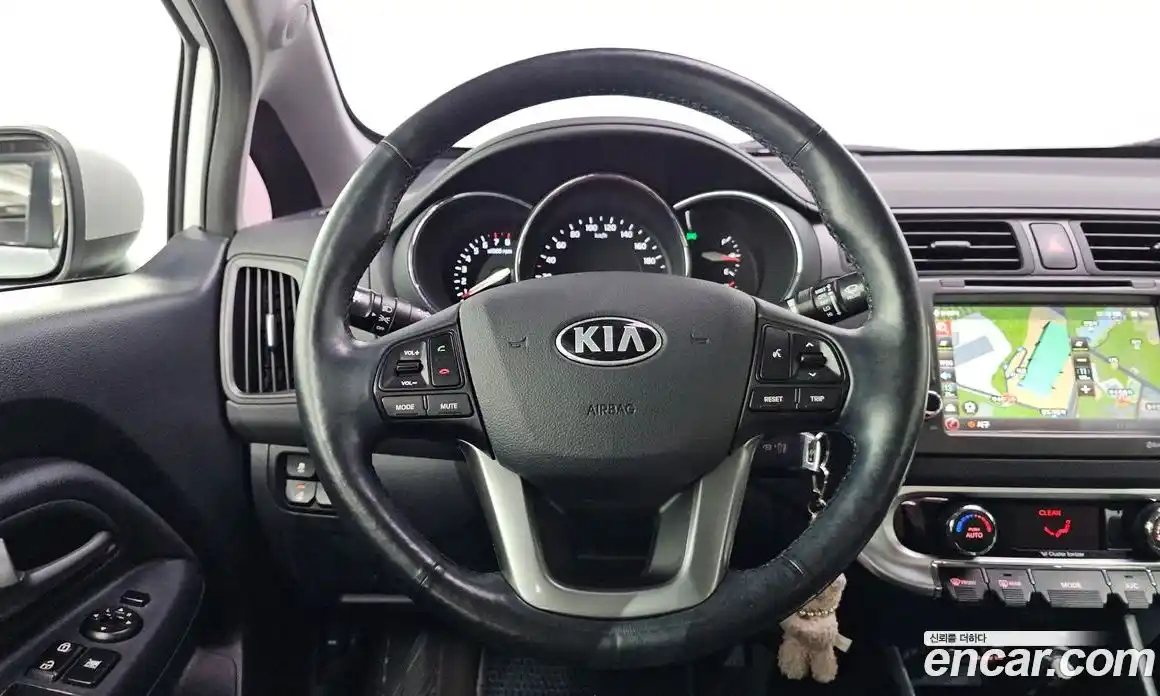 Kia Pride 2014 1.4 Автомат в Москве № 402417, фото 14