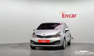 Kia Pride 2014 1.4 Автомат в Москве № 402417, миниатюра 3