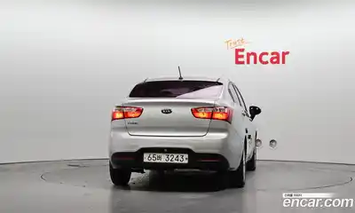 Kia Pride 2014 1.4 Автомат в Москве № 402417, миниатюра 4