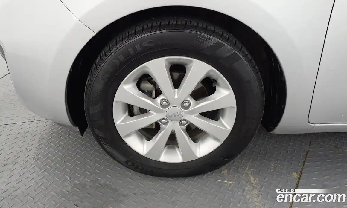 Kia Pride 2014 1.4 Автомат в Москве № 402417, фото 5