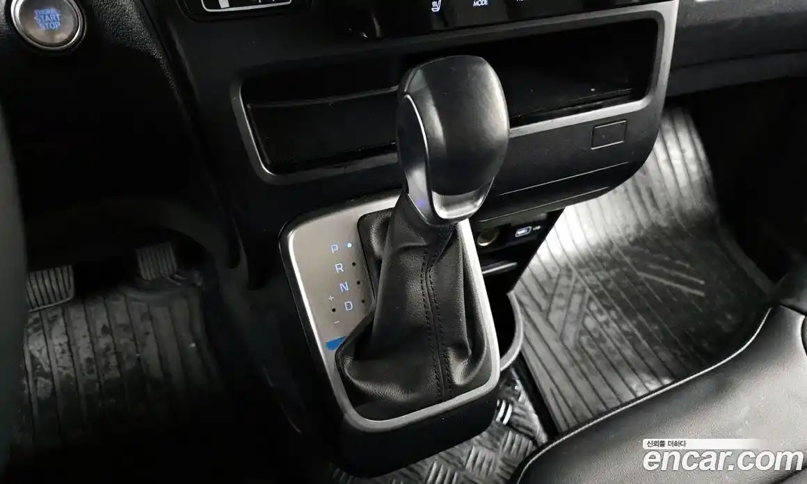 Hyundai Staria 2023 2.2 Автомат в Москве № 44782, фото 18