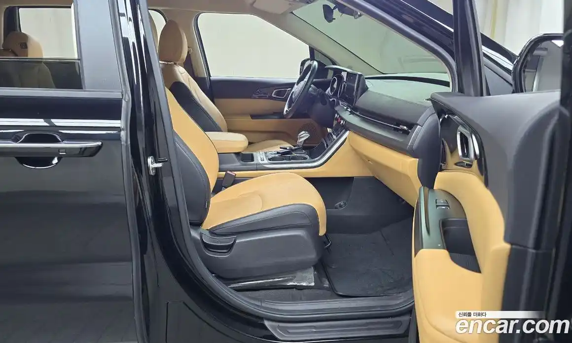 Kia Canival 2023 3.5 Автомат в Москве № 55218, фото 15